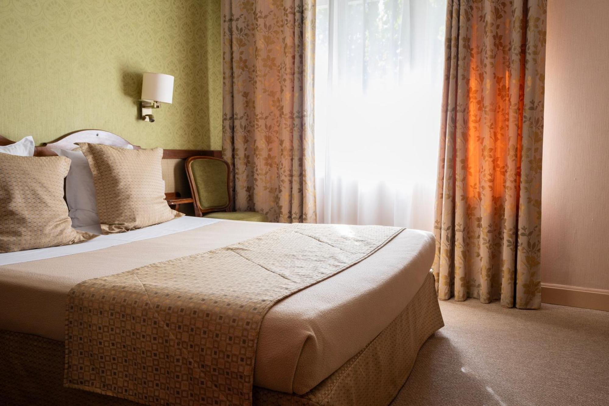 Cit'Hotel Sphinx - Hotel Монтелимар Экстерьер фото