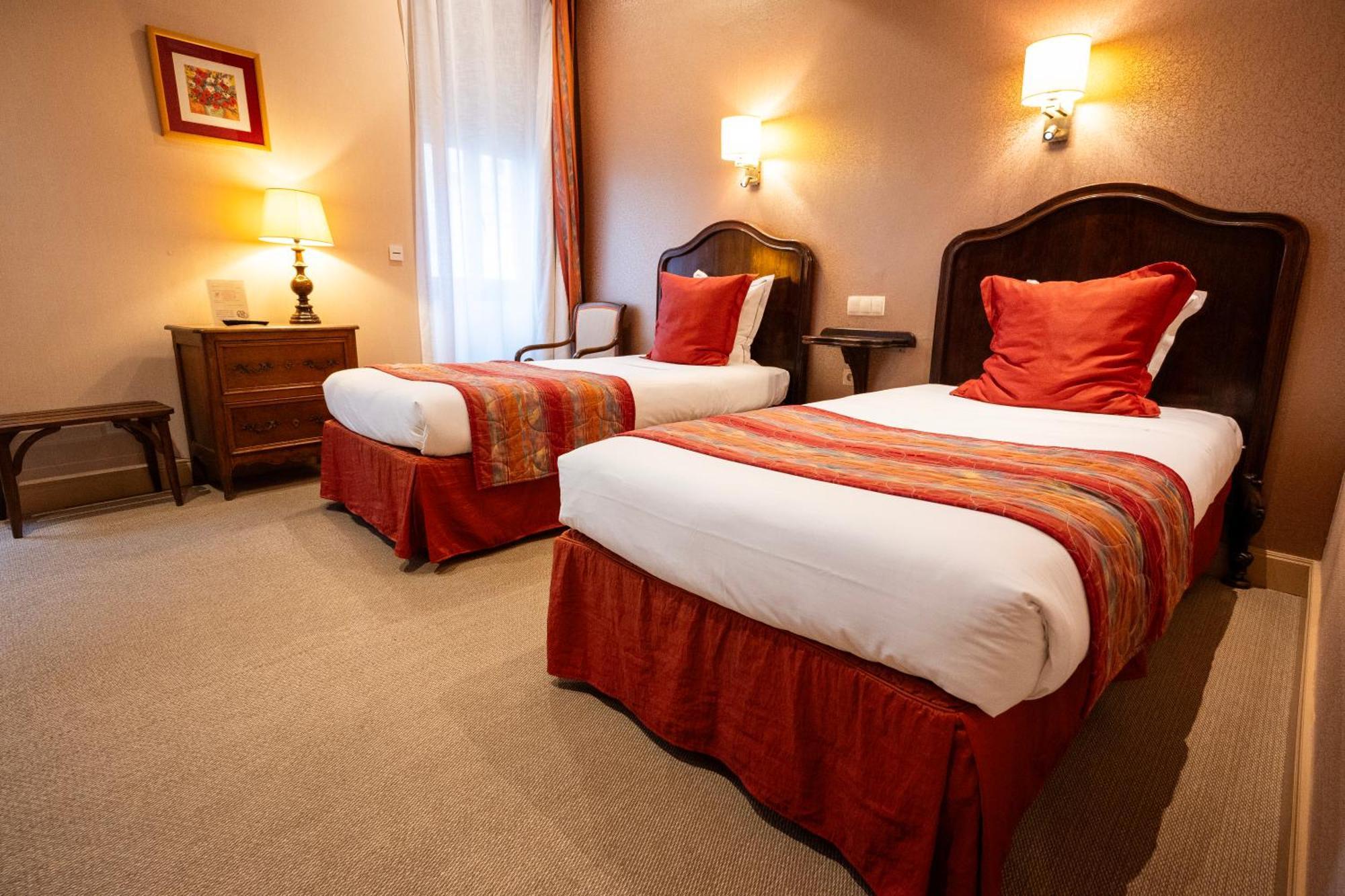 Cit'Hotel Sphinx - Hotel Монтелимар Экстерьер фото