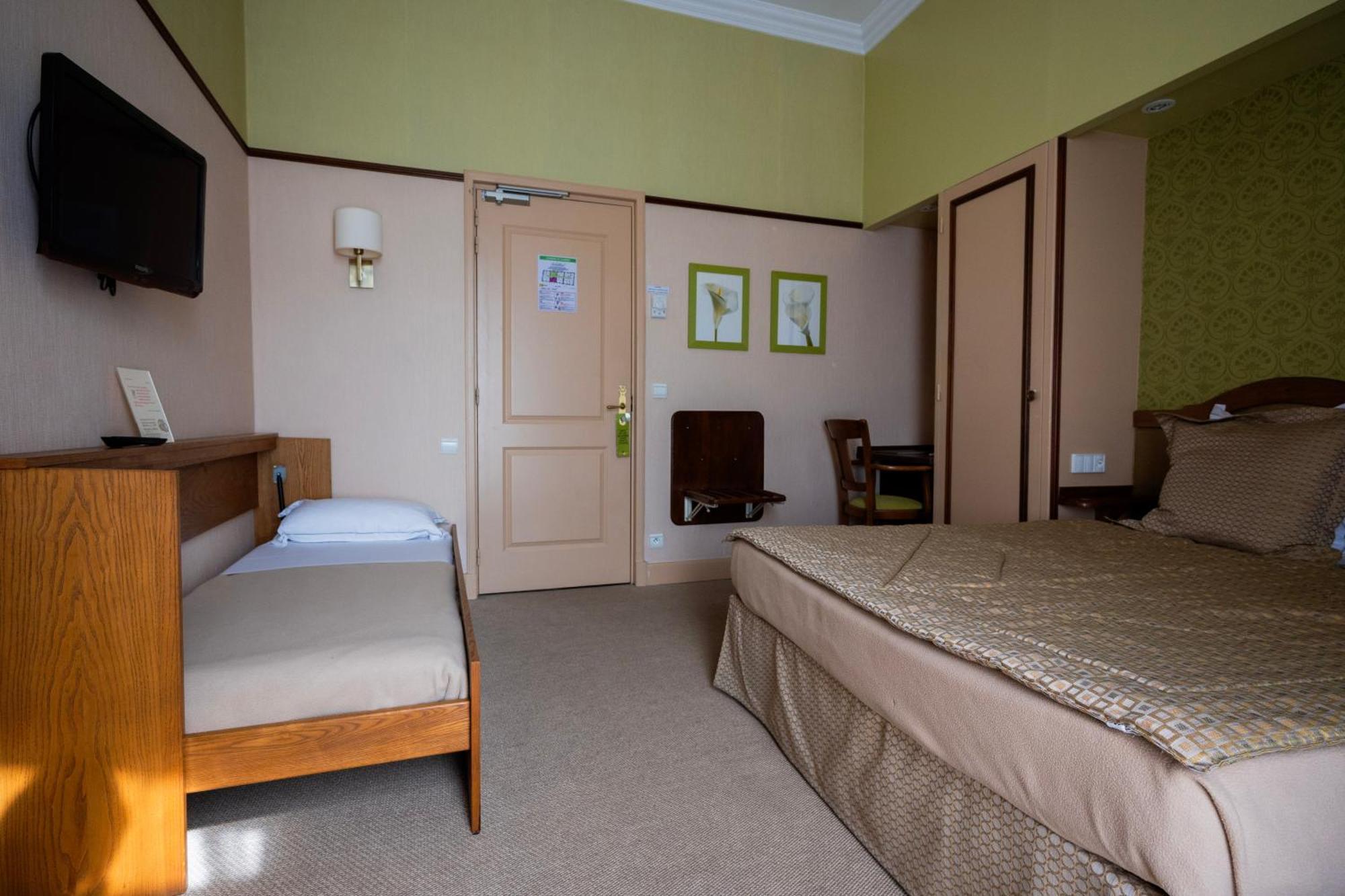 Cit'Hotel Sphinx - Hotel Монтелимар Экстерьер фото