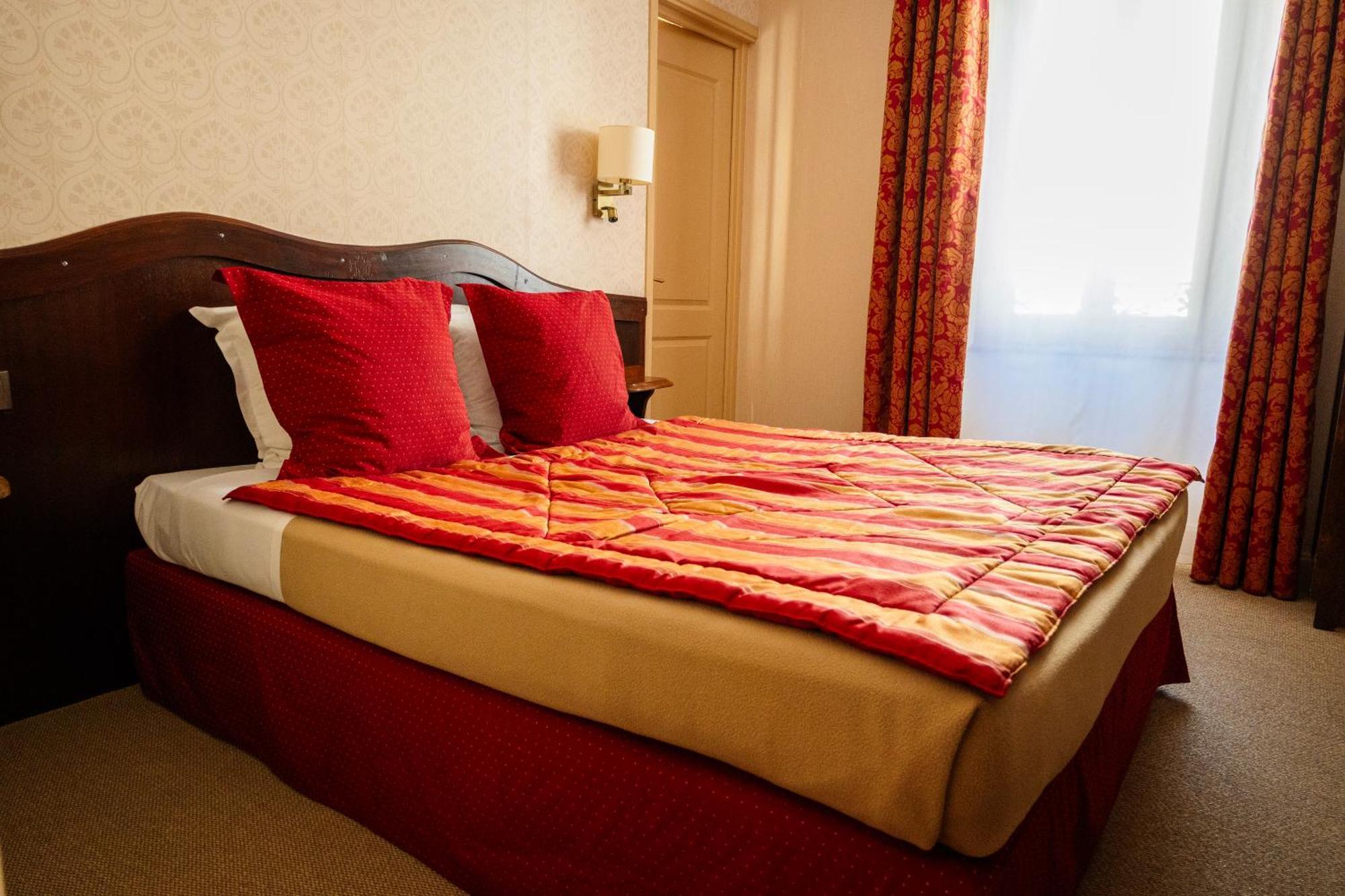 Cit'Hotel Sphinx - Hotel Монтелимар Экстерьер фото