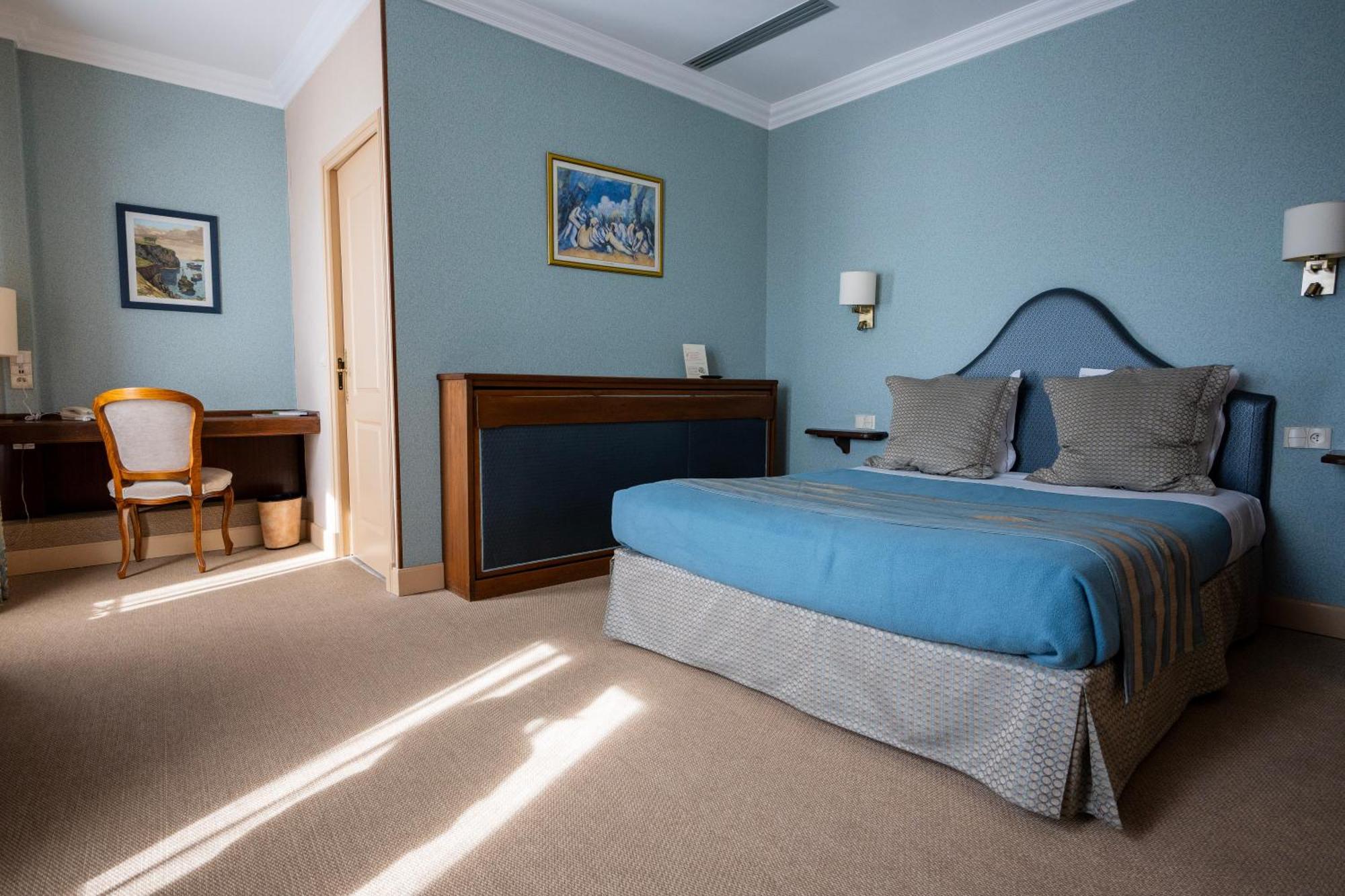Cit'Hotel Sphinx - Hotel Монтелимар Экстерьер фото