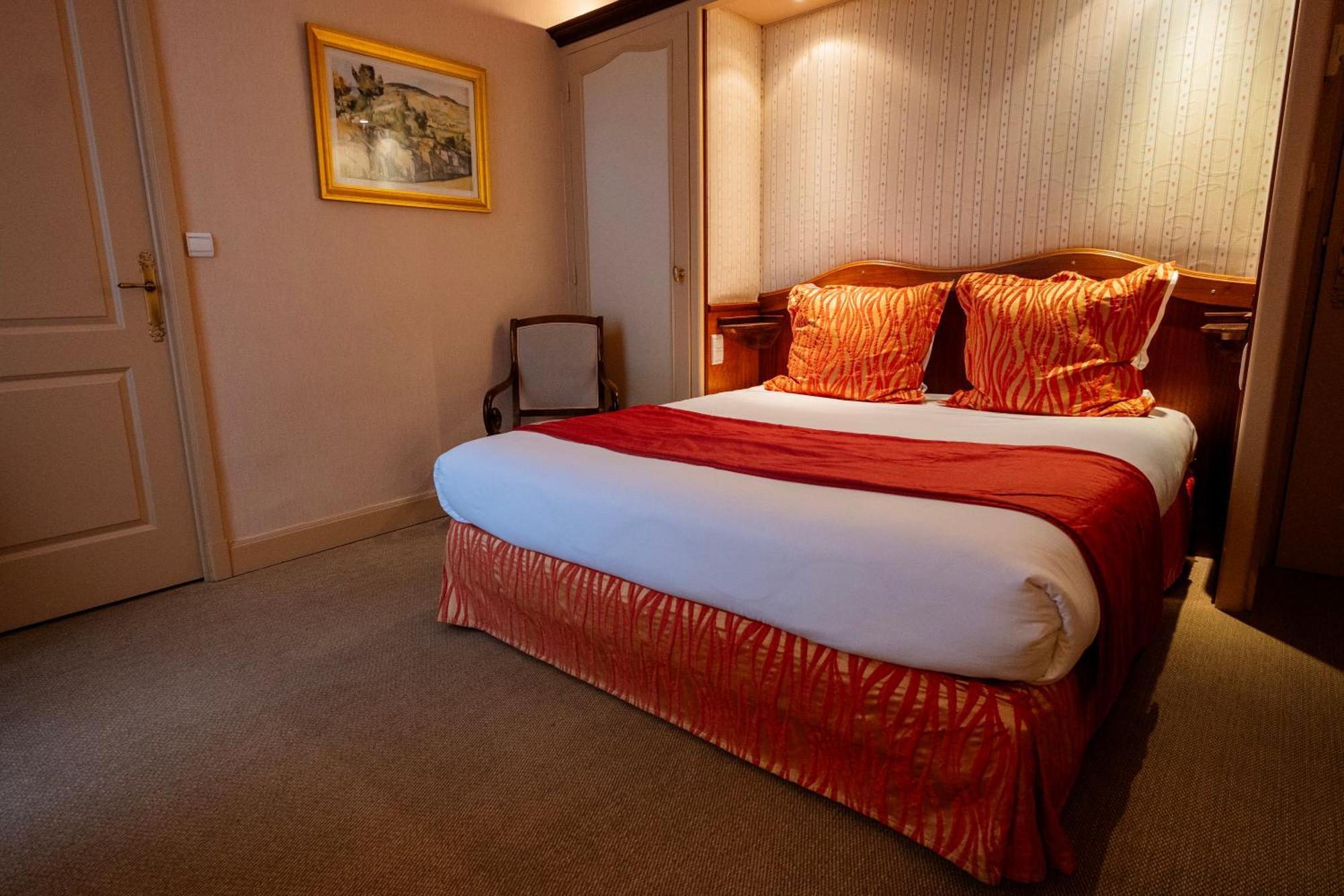 Cit'Hotel Sphinx - Hotel Монтелимар Экстерьер фото