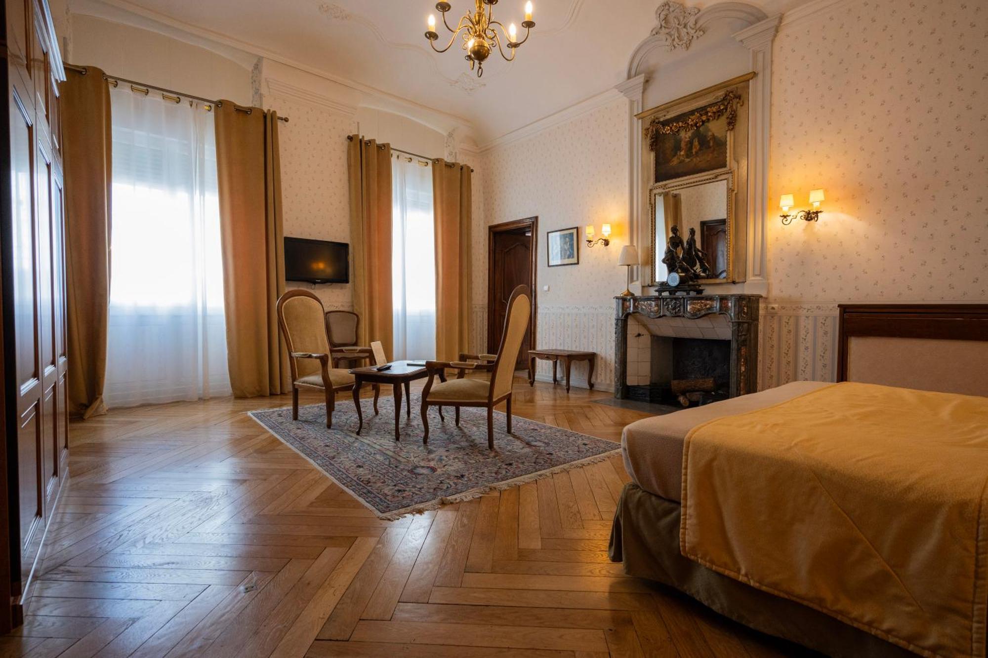 Cit'Hotel Sphinx - Hotel Монтелимар Экстерьер фото