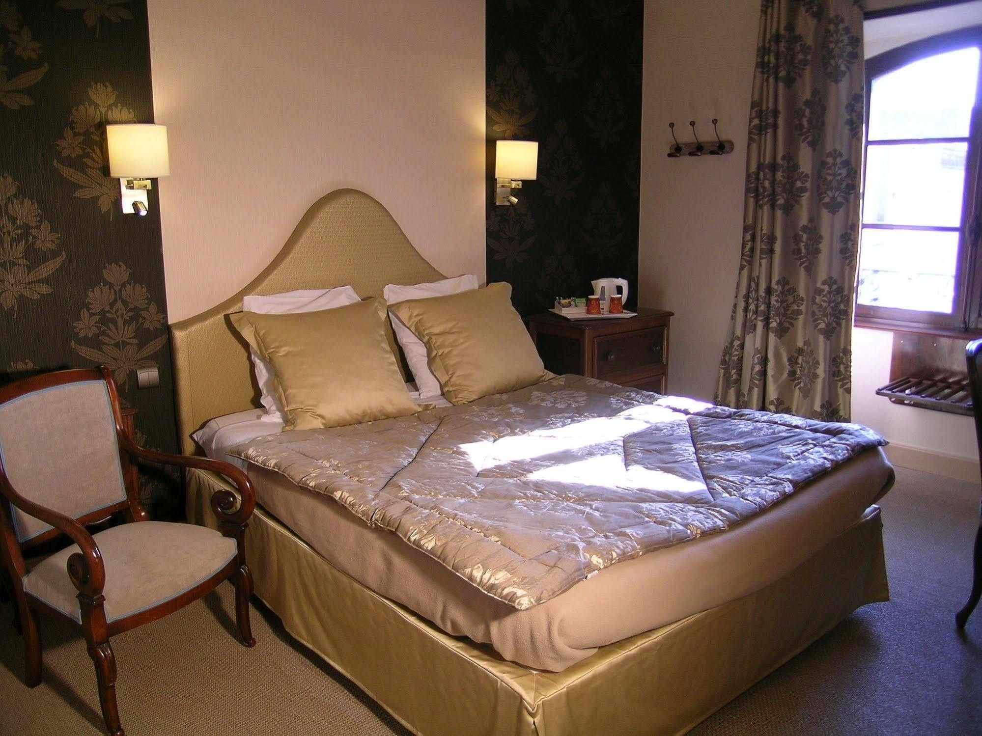 Cit'Hotel Sphinx - Hotel Монтелимар Экстерьер фото