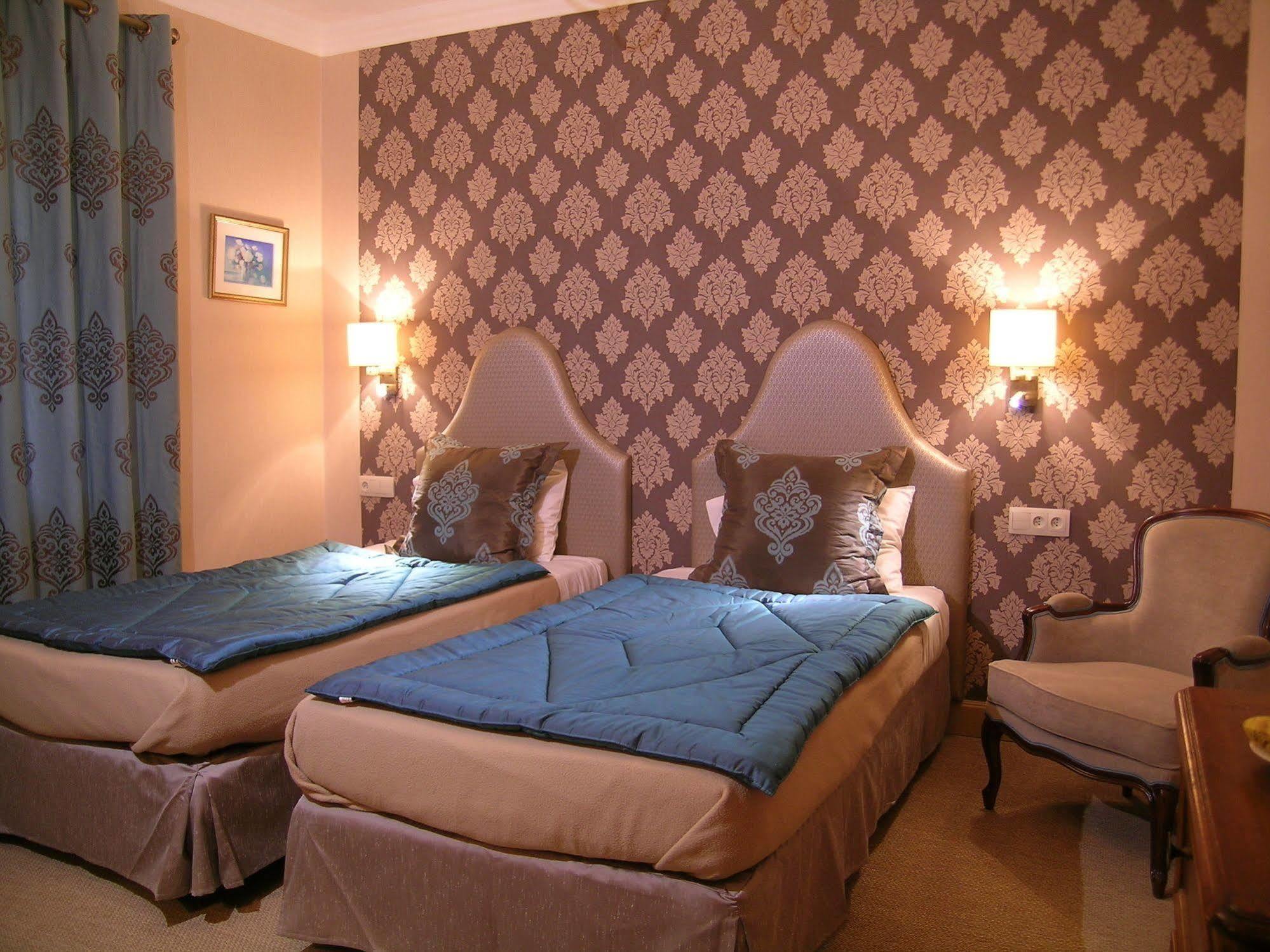 Cit'Hotel Sphinx - Hotel Монтелимар Экстерьер фото